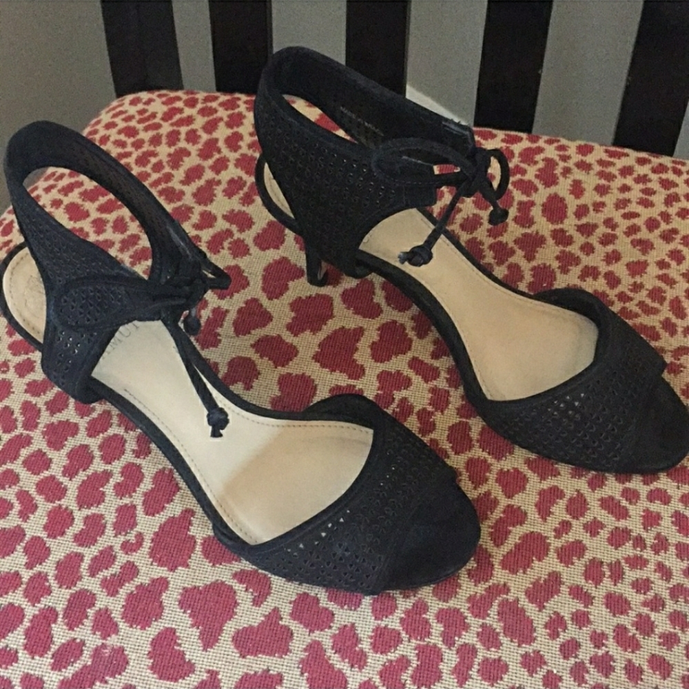 VINCE CAMITO heels